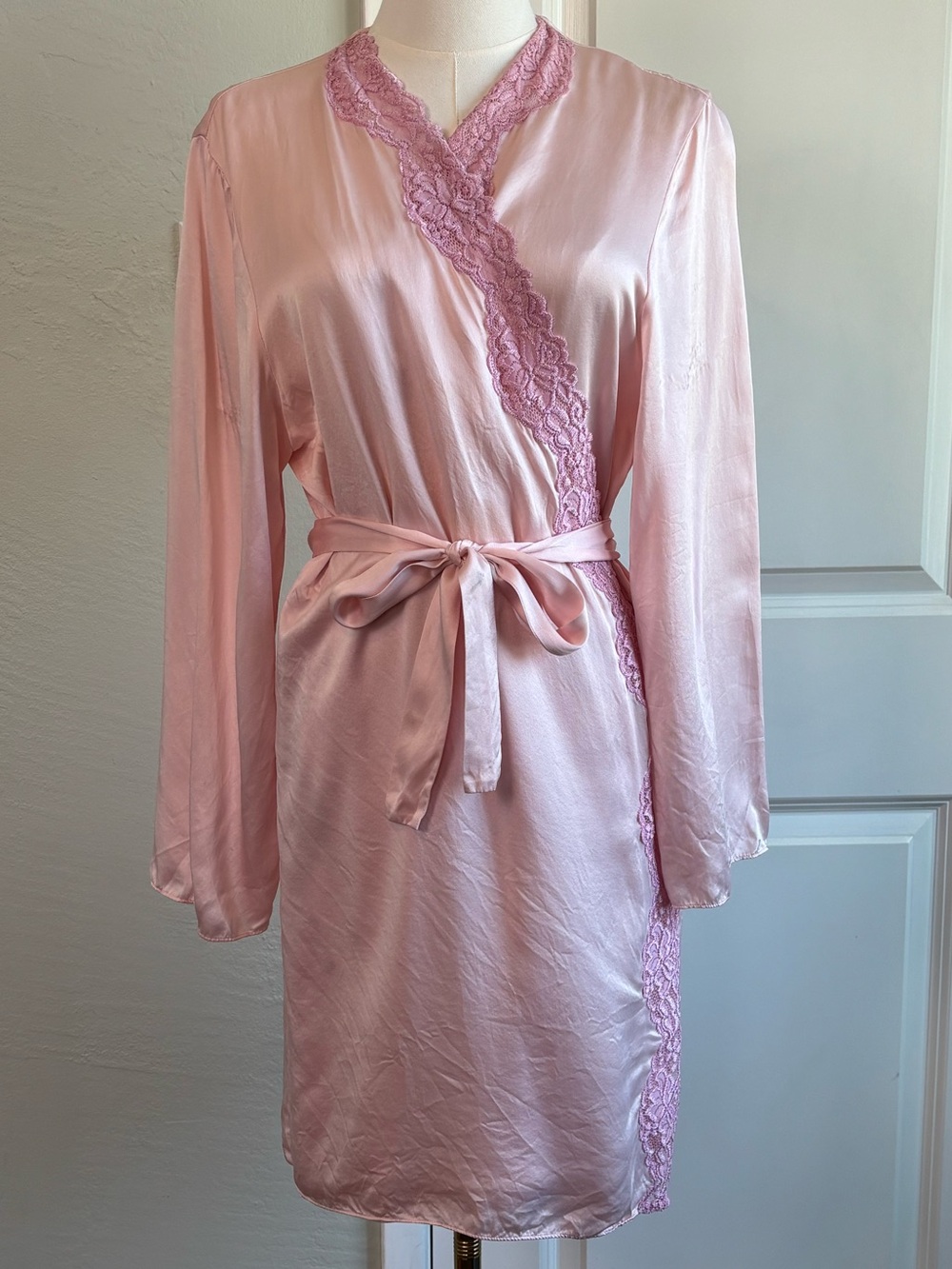 Bundle 2/$30! Nordstrom 100% Silk Pink Robe Lace Trim